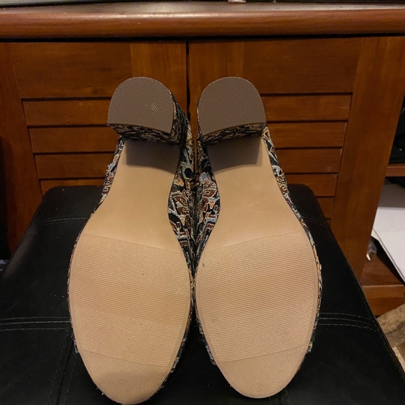 shoes - Picture 4 of 4